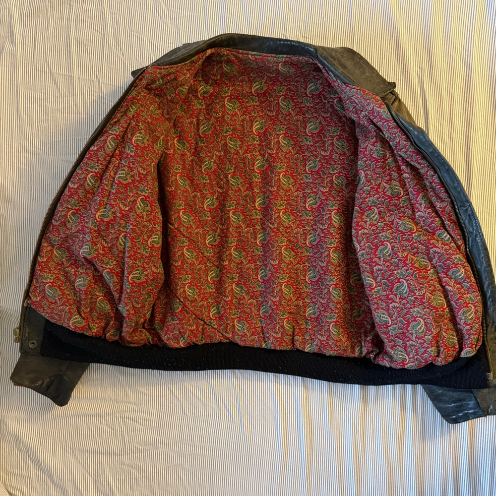 Vintage Distressed Black Leather Bomber Jacket Size M/L - Picture 2 of 12